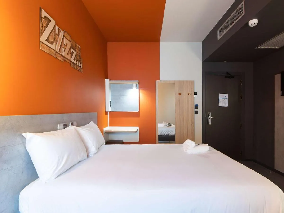 Ibis Budget Madrid Aeropuerto מלון