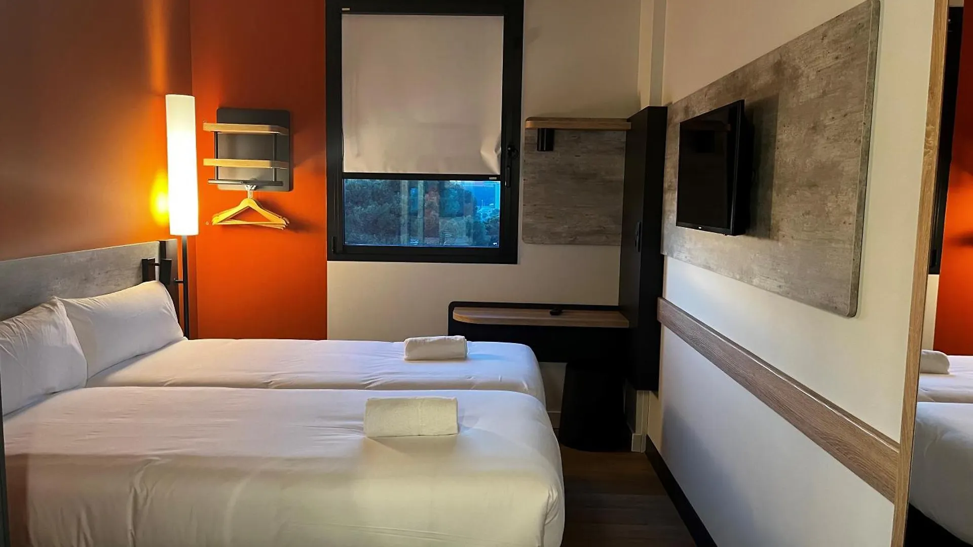 Ibis Budget Madrid Aeropuerto 0*,