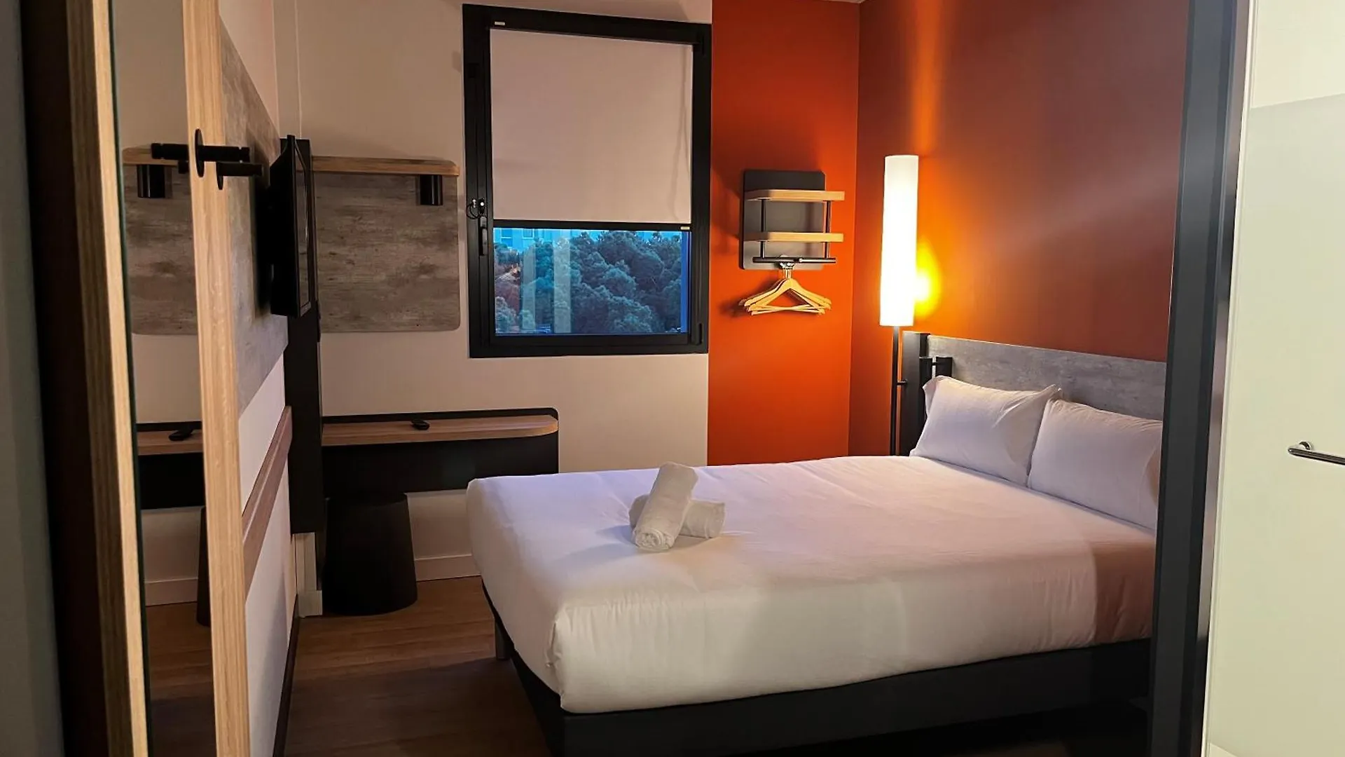 Ibis Budget Madrid Aeropuerto מלון