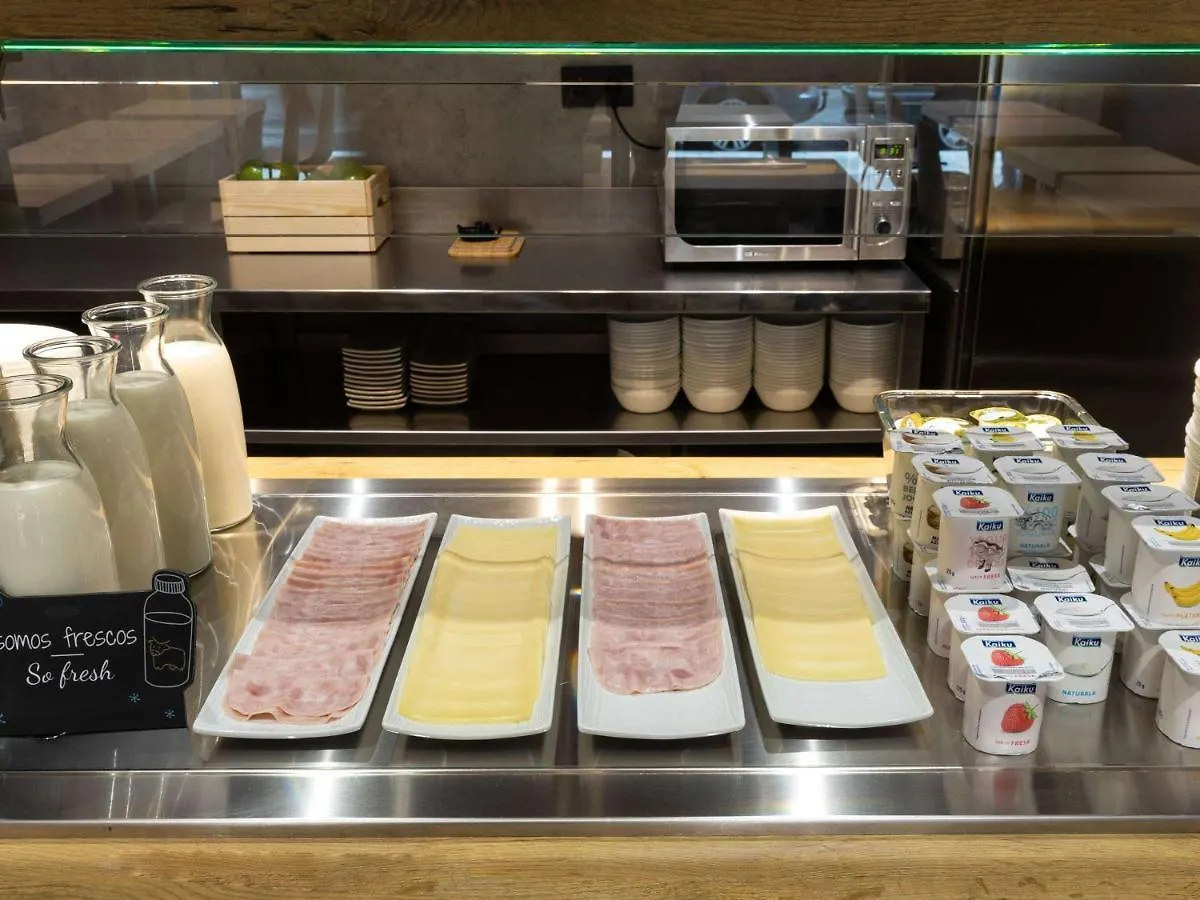 Ibis Budget Madrid Aeropuerto 0*,  Spanje
