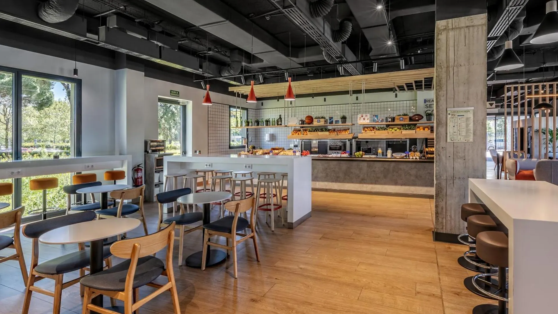 Ibis Budget Madrid Aeropuerto 0*,